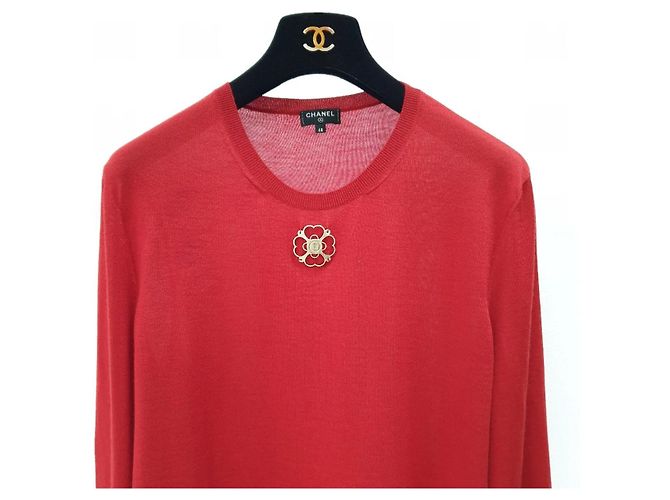 Pull en cachemire rouge Chanel taille 48 d'occasion - vue 2