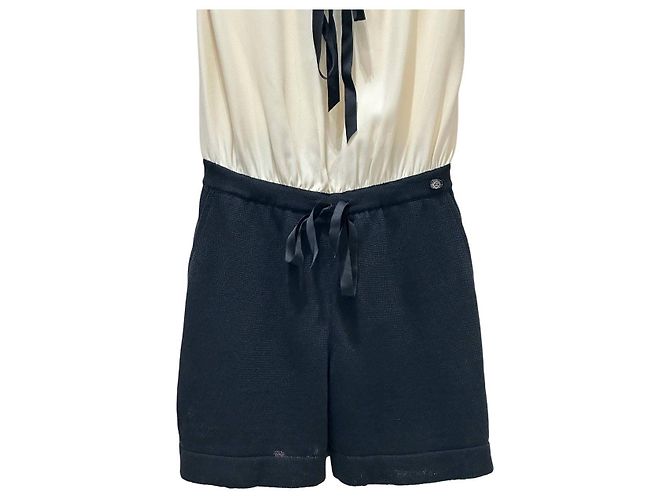 Timeless CHANEL Cream & Black Signature Playsuit Mini Jumpsuit Sz.38 pre-owned - view 3