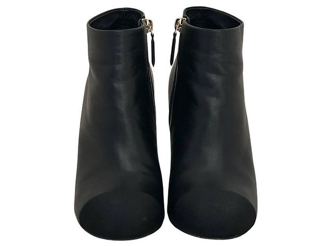 Timeless Chanel schwarze Leder Stiefeletten mit Perlenabsatz Größe 38.5 Gebraucht - Ansicht 3