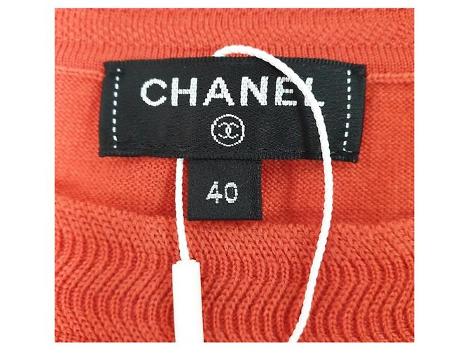 Chanel Coralrotes Jersey-Oberteil mit CC-Buttons, Größe 40, gebraucht - Ansicht 4