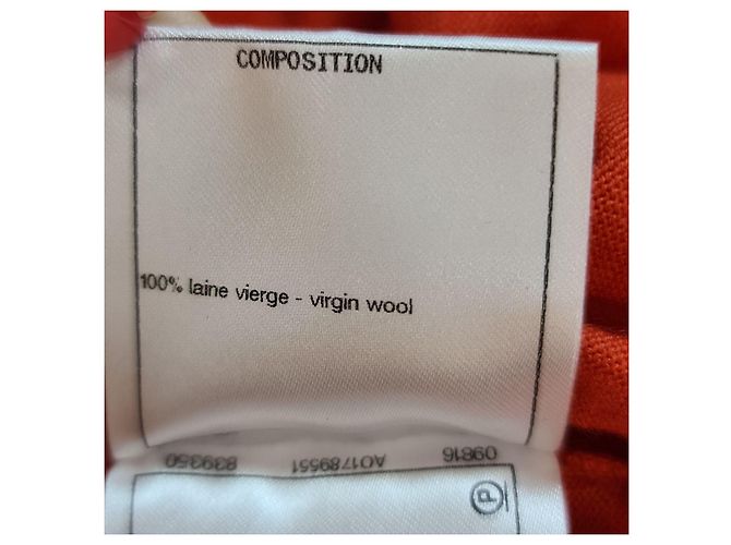 Chanel Coralrotes Jersey-Oberteil mit CC-Buttons, Größe 40, gebraucht - Ansicht 6