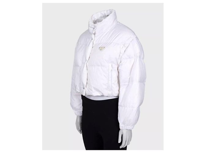 Giacca corta in piuma con logo Prada bianca IT 38 / XS usata - vista 2