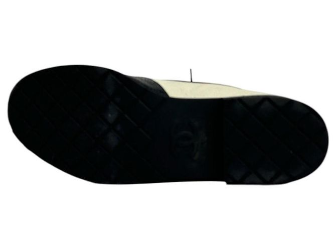 Authentische Chanel Schwarz & Beige Kampfstiefel - Größe 40 gebraucht - Ansicht 6