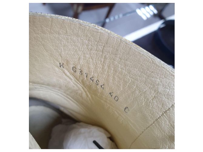 Authentische Chanel Schwarz & Beige Kampfstiefel - Größe 40 gebraucht - Ansicht 7