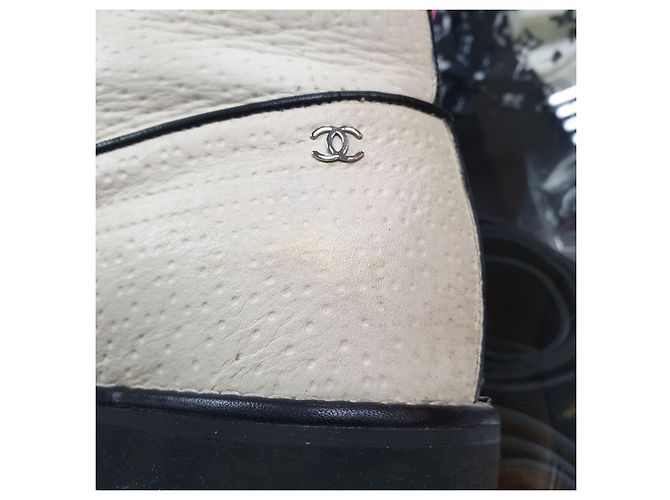 Authentische Chanel Schwarz & Beige Kampfstiefel - Größe 40 gebraucht - Ansicht 9