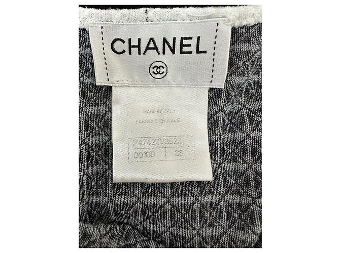 Maiô Chanel com detalhe de decote branco Tamanho 38 Usado - vista 5