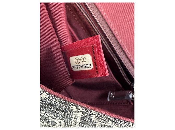Bolsa de flap dupla Camélia Chanel em canvas impresso acolchoado pequeno cinza usado - vista 9