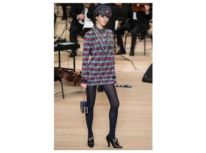 Chanel 2018 Paris-Hamburg Blauer gestreifter Rollkragenpullover Größe 38 Gebraucht - Ansicht 6
