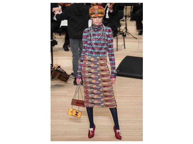 Chanel 2018 Paris-Hamburg Blauer gestreifter Rollkragenpullover Größe 38 Gebraucht - Ansicht 8