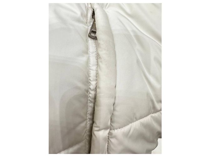 Chaleco puffer Gucci blanco con cuello de rosa - Talla 42 - Usado - vista 10