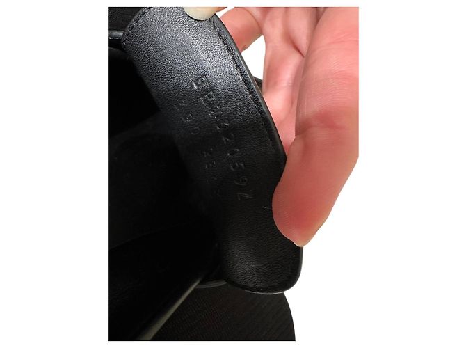 Mocassini Hitch eleganti di Hermès - Pelle di vitello lucida nera - Taglia 39 - Usato - vista 6