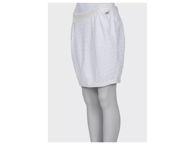 Falda Slim de Algodón Blanco Chic Chanel Talla 40/L de segunda mano - vista 2