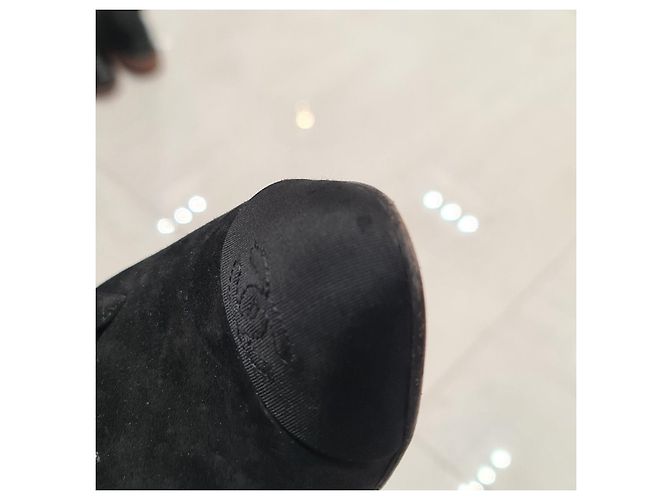 Stivaletti in suede nero Chanel con lacci e perle - Taglia 38,5 Usati - vista 8