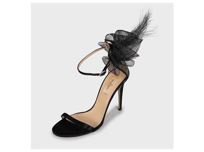 Sandali Stiletto in Velluto Nero con Fiocco Valentino Taglia 39 usati - vista 3
