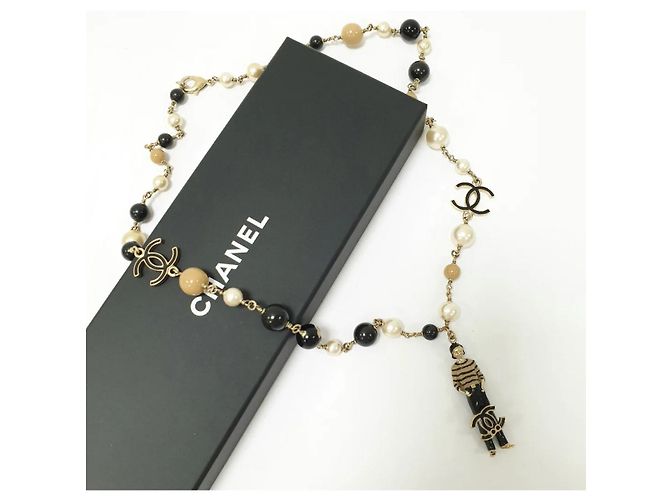 Collana in metallo dorato CC Chanel 2010 usata - vista 3
