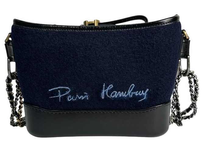 Borsa Gabrielle in ricamo tessile blu navy Paris-Hamburg di Chanel - vista 6