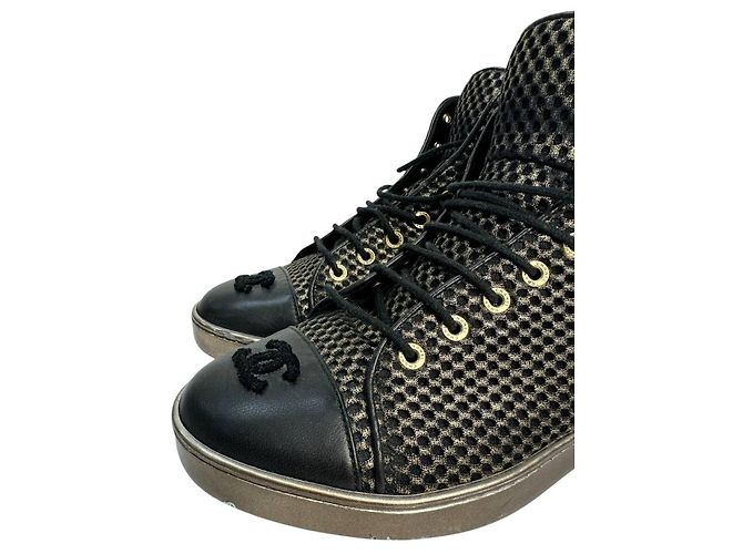 Sneakers alte lucide con lacci Chanel Taglia 37,5 usate - vista 4