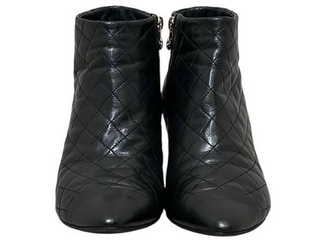 Timeless Botines Chanel 2015 con acentos de camelia – Talla 41 Usado - vista 3