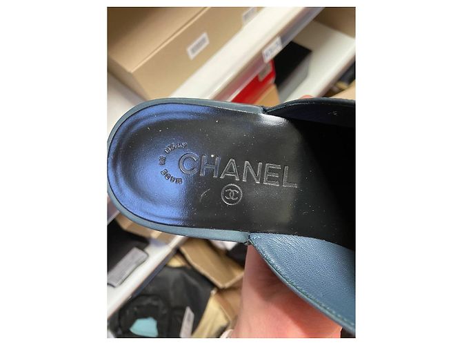 Chanel Black Leather Block Heel Clogs Size 38 Pre-owned - view 6
