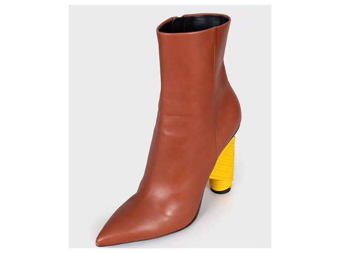 Botines de cuero marrón con punta afilada Balenciaga Talla 39 Usados - vista 3