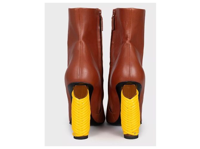 Botines de cuero marrón con punta afilada Balenciaga Talla 39 Usados - vista 4