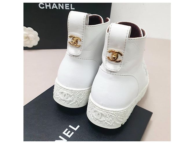 Botas de combate Chanel 2021 con logo CC entrelazado Talla 37 Pre-owned - vista 5