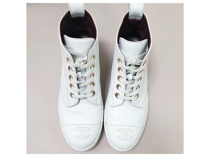 Botas de combate Chanel 2021 con logo CC entrelazado Talla 37 Pre-owned - vista 6