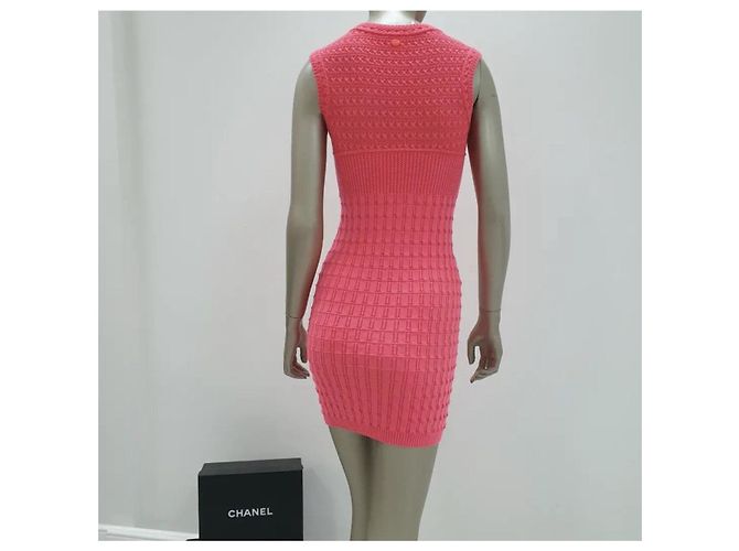 Chanel Dunkelrosa Mini-Kleid Größe 34 Vorbesitz - Ansicht 3
