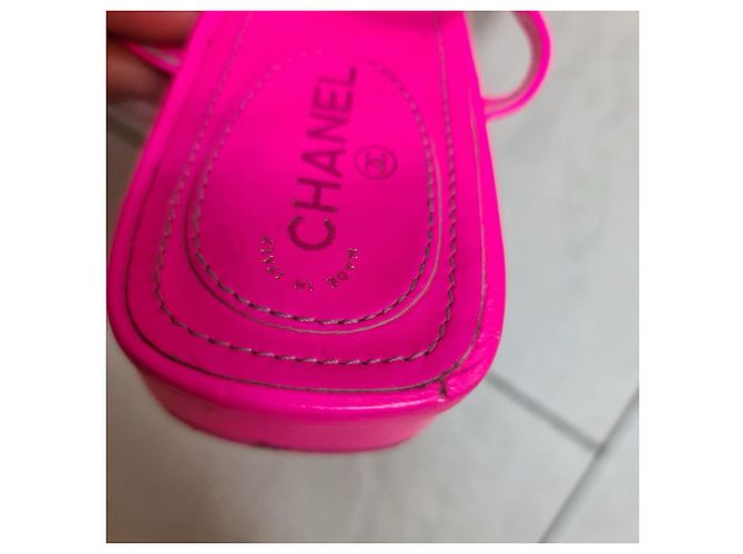Infradito Chanel 2024 Rosa Fluo Taglia 37,5 Usate - vista 6