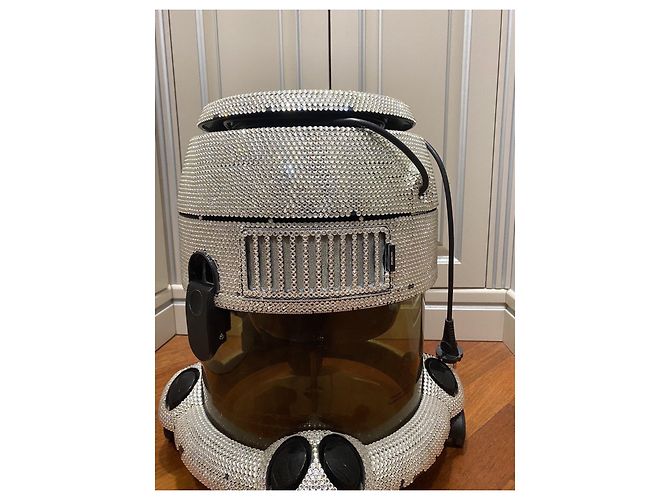 Aspirateur HYLA GST incrusté de Swarovski d'occasion - vue 2