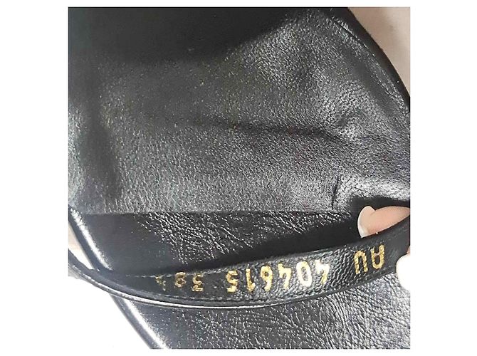 Schwarze Leder-High-Heels von Saint Laurent Größe 38,5 Gebraucht - Ansicht 6