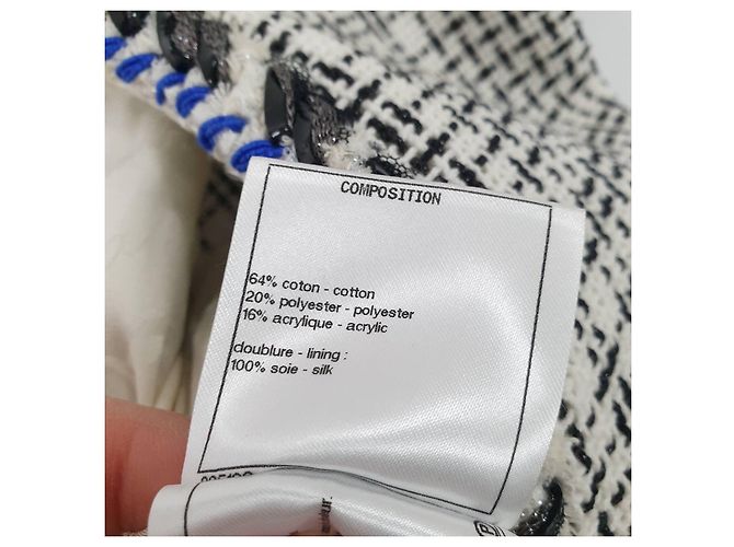Abito senza maniche in tweed argento con rifinitura a zigzag bianco e blu CHANEL Taglia 46 Usato - vista 3
