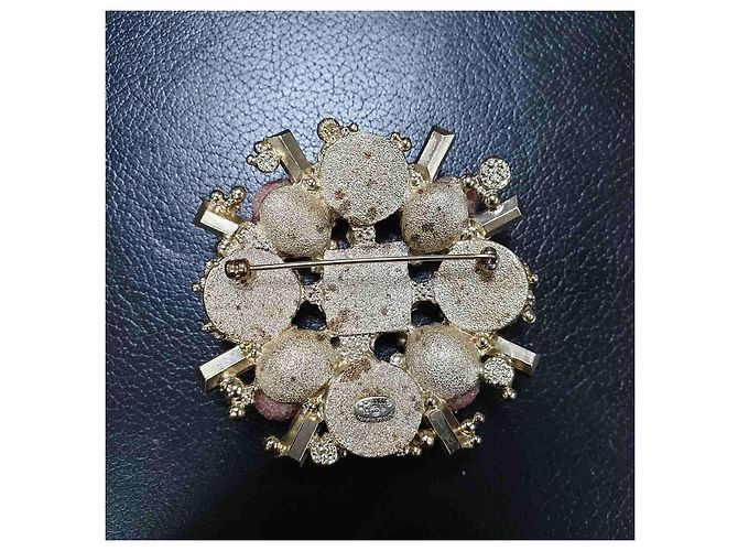 Broche en perles artificielles CHANEL 12P d'occasion - vue 2