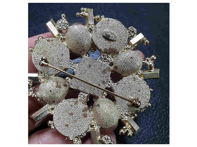 Broche en perles artificielles CHANEL 12P d'occasion - vue 5