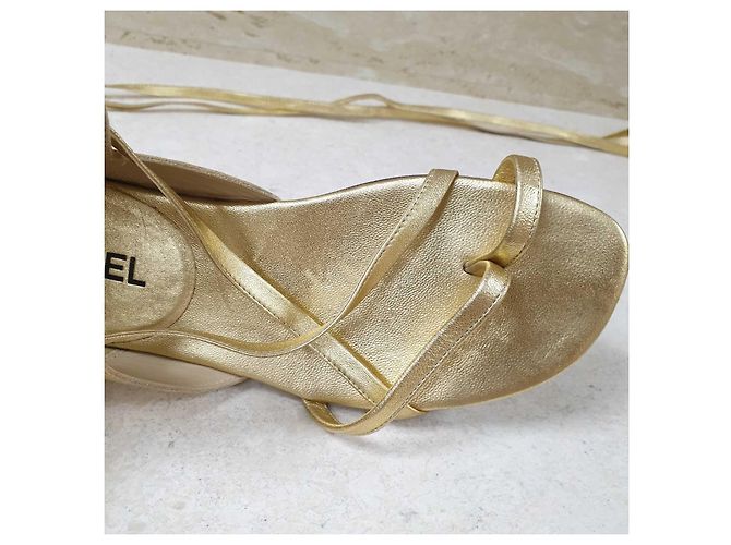 Timeless Chanel Gold Gladiator Sandalen Größe 38 Gebraucht - Ansicht 15