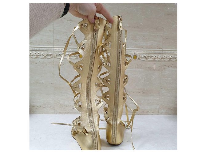 Timeless Chanel Gold Gladiator Sandalen Größe 38 Gebraucht - Ansicht 3