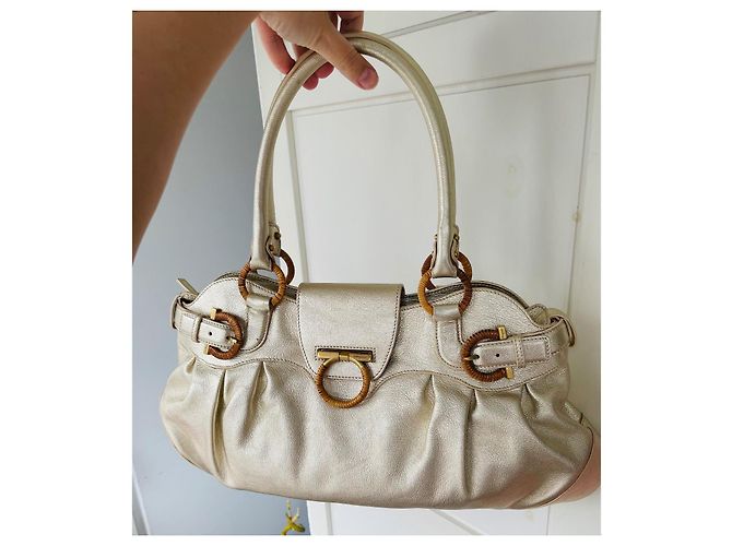Borsa a mano Salvatore Ferragamo Sofia in pelle dorata D'oro - vista 7