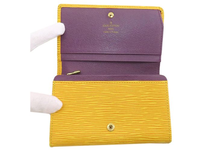 Billetera bi-fold de cuero Epi Louis Vuitton Amarillo - vista 4