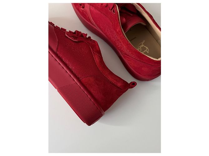 Sneakers in suede rosso Christian Louboutin con borchie - vista 10