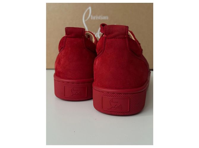 Sneakers in suede rosso Christian Louboutin con borchie - vista 11