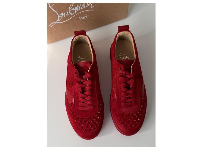 Sneakers in suede rosso Christian Louboutin con borchie - vista 12