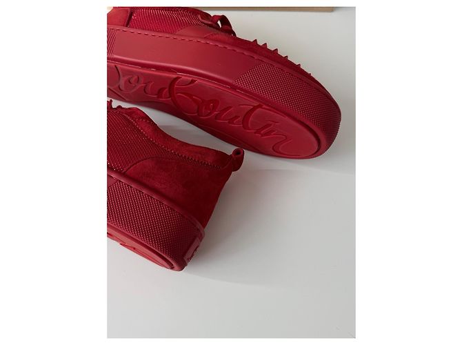 Sneakers in suede rosso Christian Louboutin con borchie - vista 13