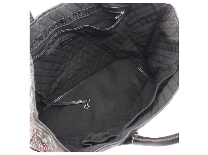 Schwarze CC-beschichtete Canvas-Tasche von Chanel - Ansicht 3
