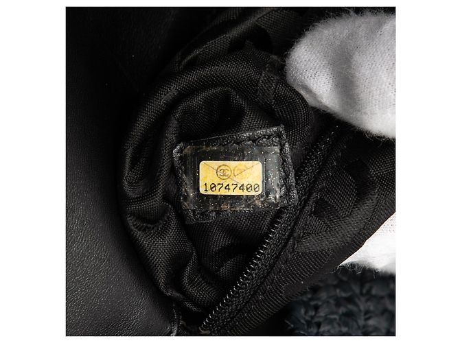 Borsa a tracolla in rafia nera CC di Chanel Nero - vista 6