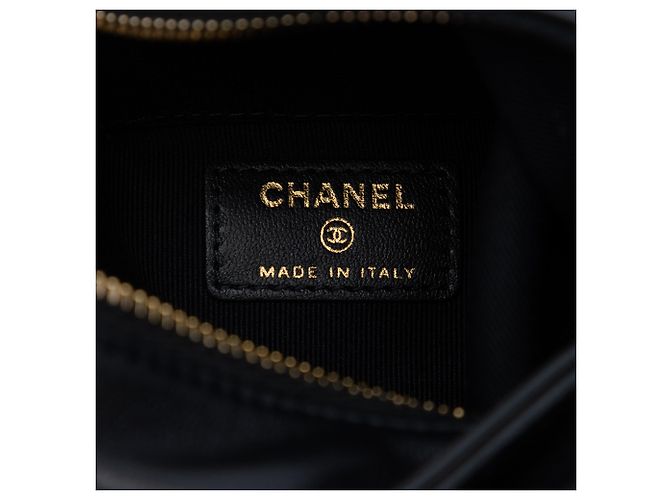 Clutch rectangular de piel de cordero negro Chanel Metiers d'Art CC con cadena y borla - vista 5