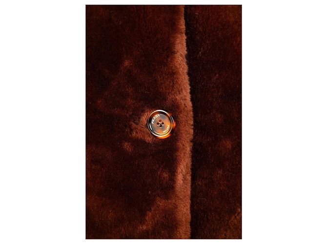 Casaco Prada em shearling marrom chocolate - vista 8