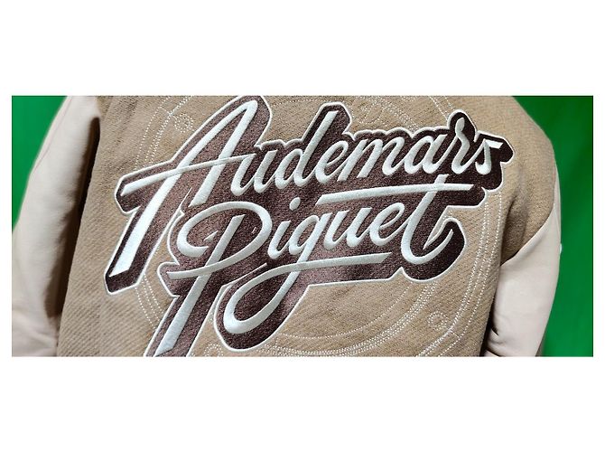 Audemars Piguet Varsity "150th Anniversary" - Édition Limitée. Beige - vue 3