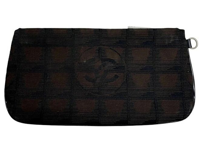 Pochette della nuova linea di viaggio Chanel Marrone - vista 2
