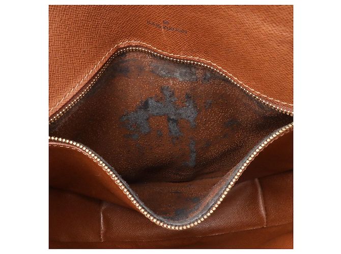 Borsa a Spalla Shanti GM Monogramma Louis Vuitton Marrone - vista 9