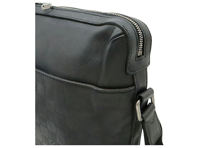 Borsa Messenger Louis Vuitton Damier Infini Calypso MM Nero - vista 4